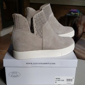 Steve Madden size 8 Winni raised heel sneaker